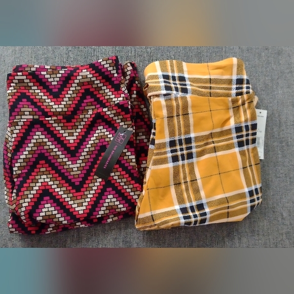 High Waist Flare Leggings Lot (2) - Picture 2 of 6